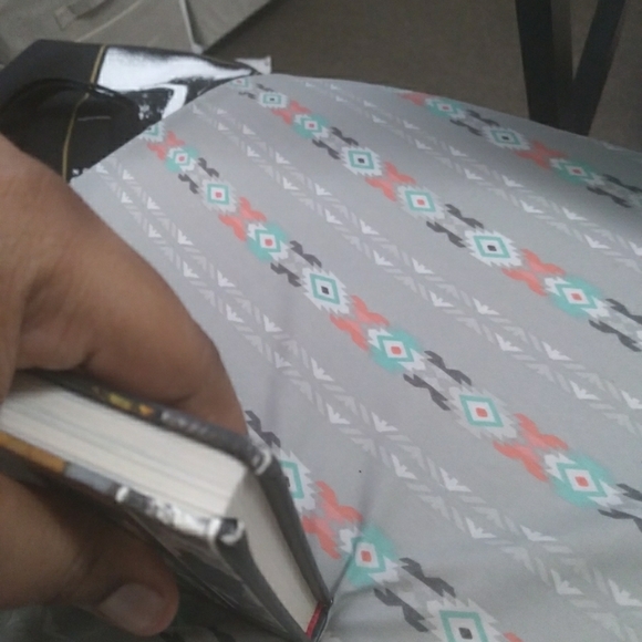 Twilight: Director's Notebook - Picture 4 of 5